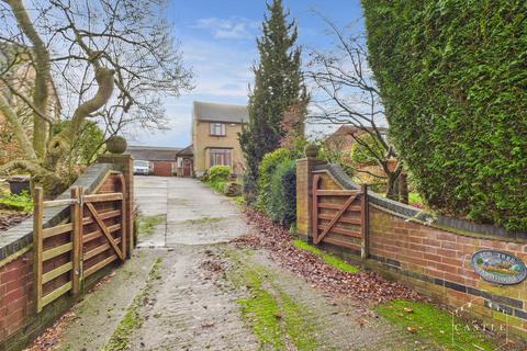 4 bedroom detached house for sale, Main Street, Barton In The Beans, Nuneaton