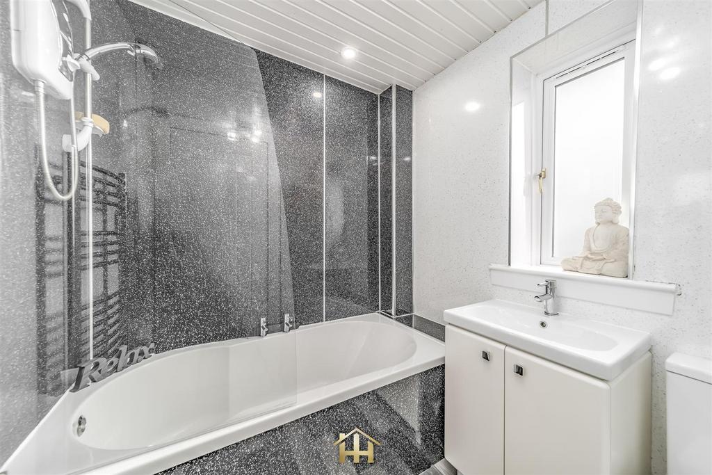 24 BALGOWAN AVE 161225 EDIT (3 of 38).jpg