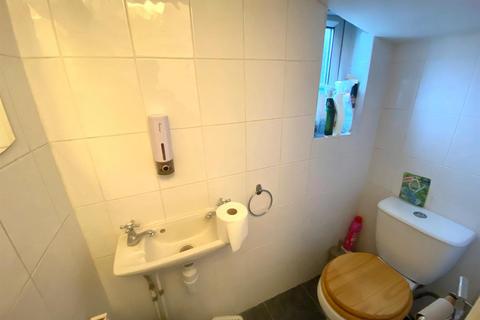 3 bedroom semi-detached house for sale, Hollywood Road, London