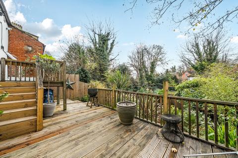2 bedroom flat for sale, Border Crescent, Sydenham, London, SE26