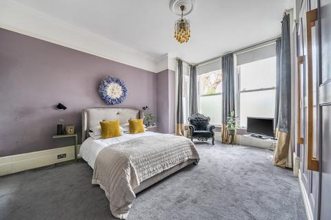 2 bedroom flat for sale, Border Crescent, Sydenham, London, SE26