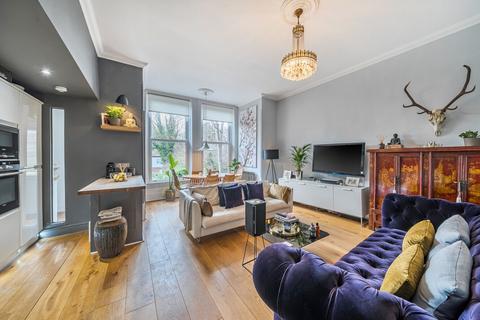 2 bedroom flat for sale, Border Crescent, Sydenham, London, SE26