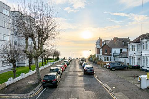 2 bedroom apartment for sale, Seaforth Road, Westcliff-on-sea, SS0