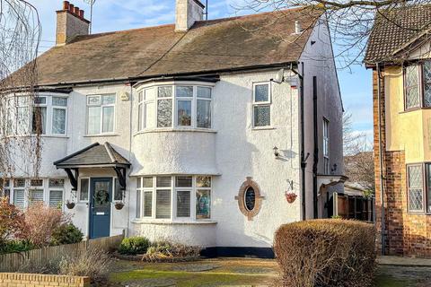 4 bedroom semi-detached house for sale, Cheltenham Drive, Leigh-On-Sea SS9