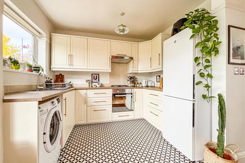 4 bedroom semi-detached house for sale, Cheltenham Drive, Leigh-On-Sea SS9