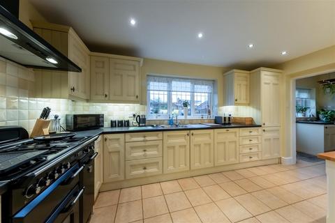 4 bedroom detached house for sale, Peacock Avenue, Winsford CW7