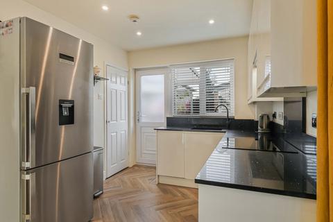 3 bedroom semi-detached house for sale, Falcon Court, Doncaster, DN11