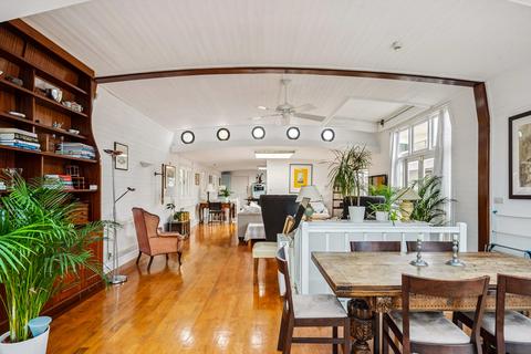 5 bedroom houseboat for sale, Prospect Moorings, Prospect Quay, Lightermans Walk, Point Pleasant, London, SW18.