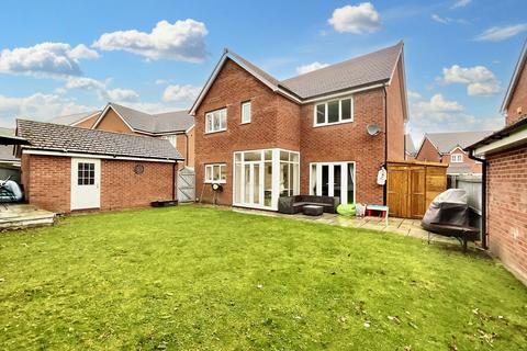 4 bedroom detached house for sale, Dairyfields Road, Willaston, CW5