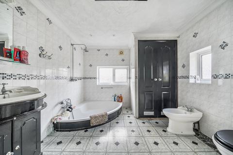 5 bedroom semi-detached house for sale, The Avenue, Gravesend, Kent, DA11