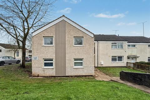 2 bedroom flat to rent, Triumph Close, Coventry