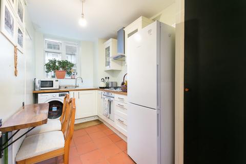 2 bedroom flat for sale, Valley Road, Streatham, London, SW16