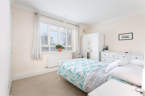 2 bedroom flat for sale, Valley Road, Streatham, London, SW16
