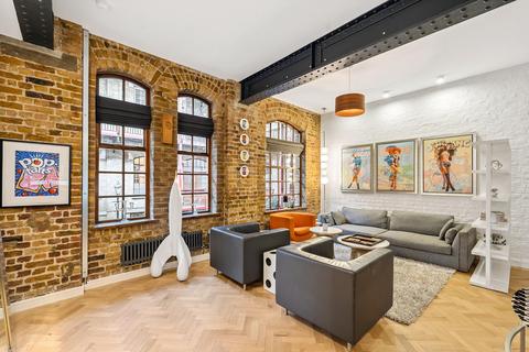 2 bedroom maisonette for sale, Mandeville Courtyard, London, SW11