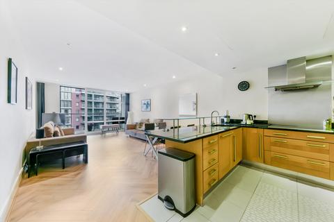 2 bedroom flat for sale, Queenstown Road, London, SW11