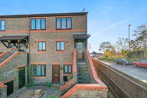 2 bedroom property for sale, Downside Walk, Brentford TW8