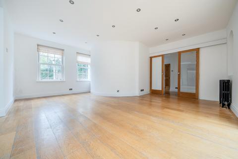 4 bedroom detached house for sale, Oak Lodge Drive, Surrey RH1
