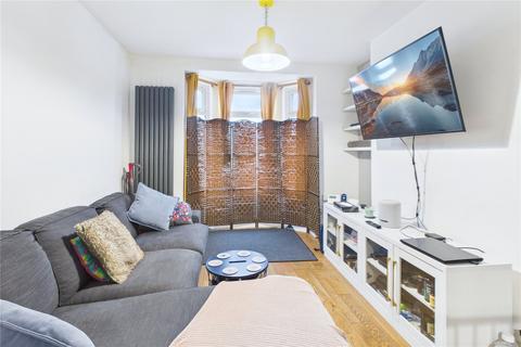 3 bedroom end of terrace house for sale, Ferndale Road, Swindon SN2