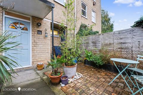 undefined, Cressington Close, London, N16