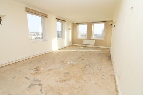 2 bedroom flat for sale, Grand Avenue, Hove.