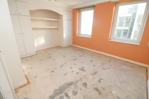 2 bedroom flat for sale, Grand Avenue, Hove.