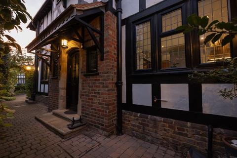 5 bedroom detached house for sale, Old Town, Eastbourne