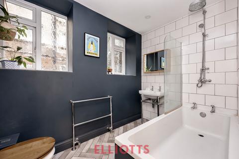 3 bedroom apartment for sale, Eaton Court, Eaton Gardens, Hove