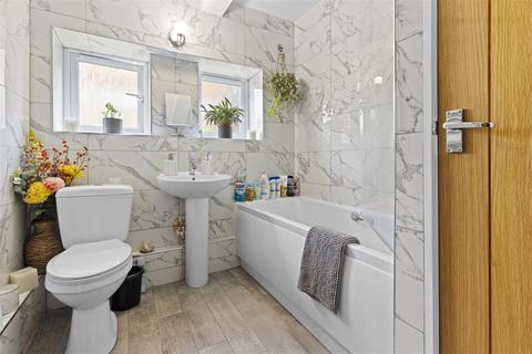 2 bedroom flat for sale, Old Drive, Polegate BN26