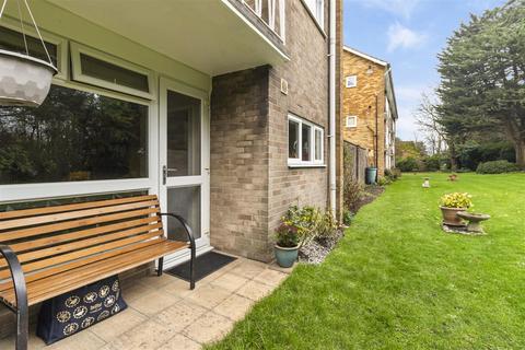 2 bedroom flat for sale, Old Drive, Polegate BN26