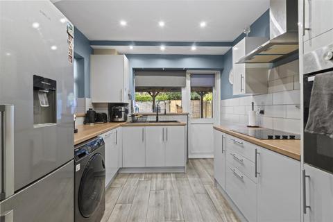 3 bedroom semi-detached house for sale, Bernhard Gardens, Polegate BN26