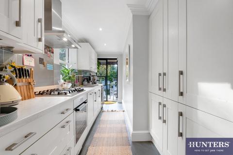 2 bedroom flat for sale, Greencroft Gardens, South Hampstead, London, NW6