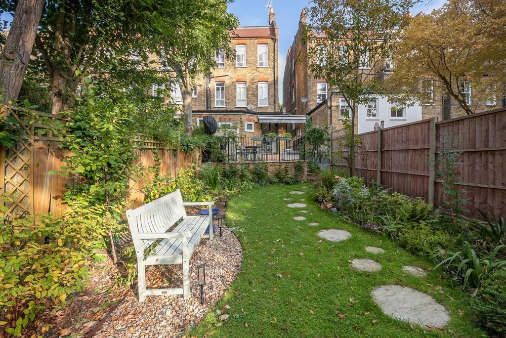 Private Garden Reverse