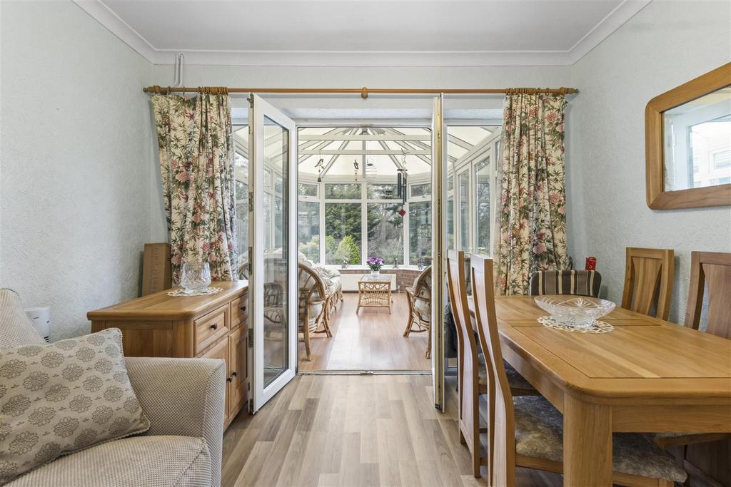 Dining Room/Bed 2