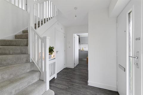 4 bedroom detached house for sale, Park Drive, Kings Hill, West Malling