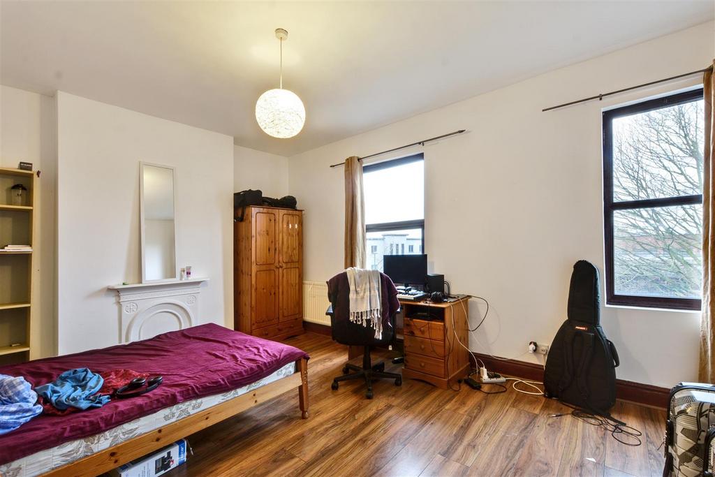 Bedroom 4.jpeg