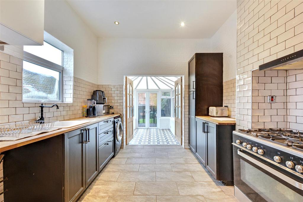 Kitchen 1.jpeg