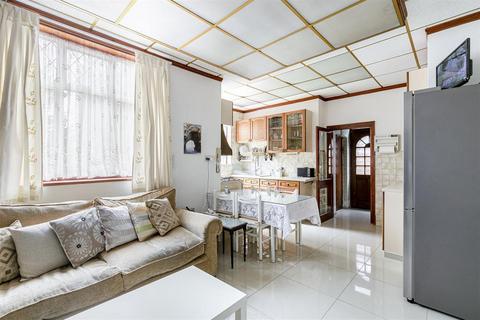 undefined, Woodberry Grove, London, N4