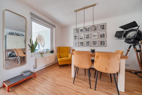 2 bedroom terraced house for sale, Dairymans Walk, Surrey GU4