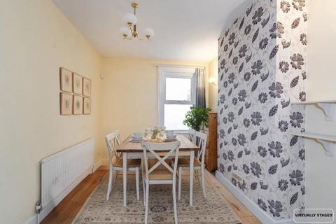 2 bedroom terraced house for sale, West Street, Bexleyheath, DA7