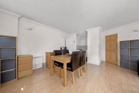 2 bedroom apartment for sale, Stoke Newington High Street, London N16