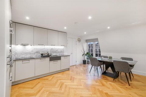3 bedroom penthouse for sale, Garland Court, London W14