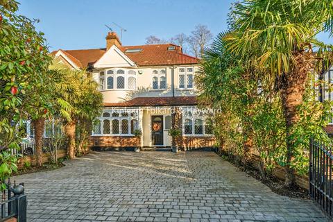 5 bedroom semi-detached house for sale, Bishops Avenue, Bromley, BR1