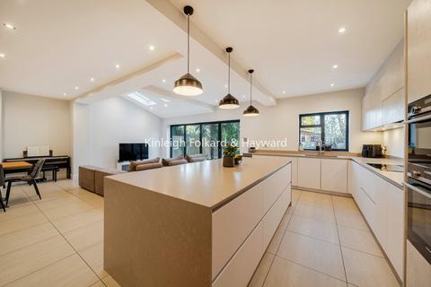 5 bedroom semi-detached house for sale, Bishops Avenue, Bromley, BR1