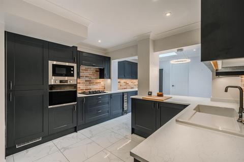 3 bedroom end of terrace house for sale, Salisbury Court, Cwmbran NP44