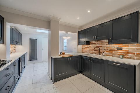 3 bedroom end of terrace house for sale, Salisbury Court, Cwmbran NP44