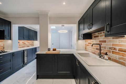 3 bedroom end of terrace house for sale, Salisbury Court, Cwmbran NP44