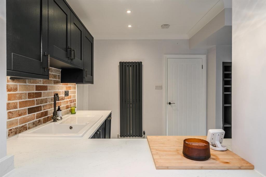 50 Salisbury Court-21.jpg