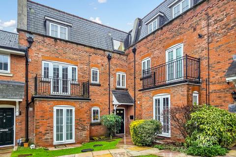 2 bedroom flat for sale, Red Lion Court, Great North Road, Hertfordshire, AL9