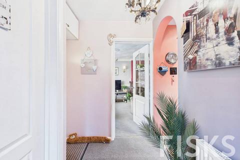 3 bedroom detached house for sale, Hannett Road, Canvey Island, SS8