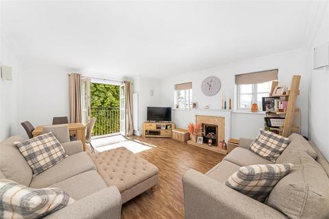 2 bedroom apartment for sale, Coldstream Road, Caterham CR3